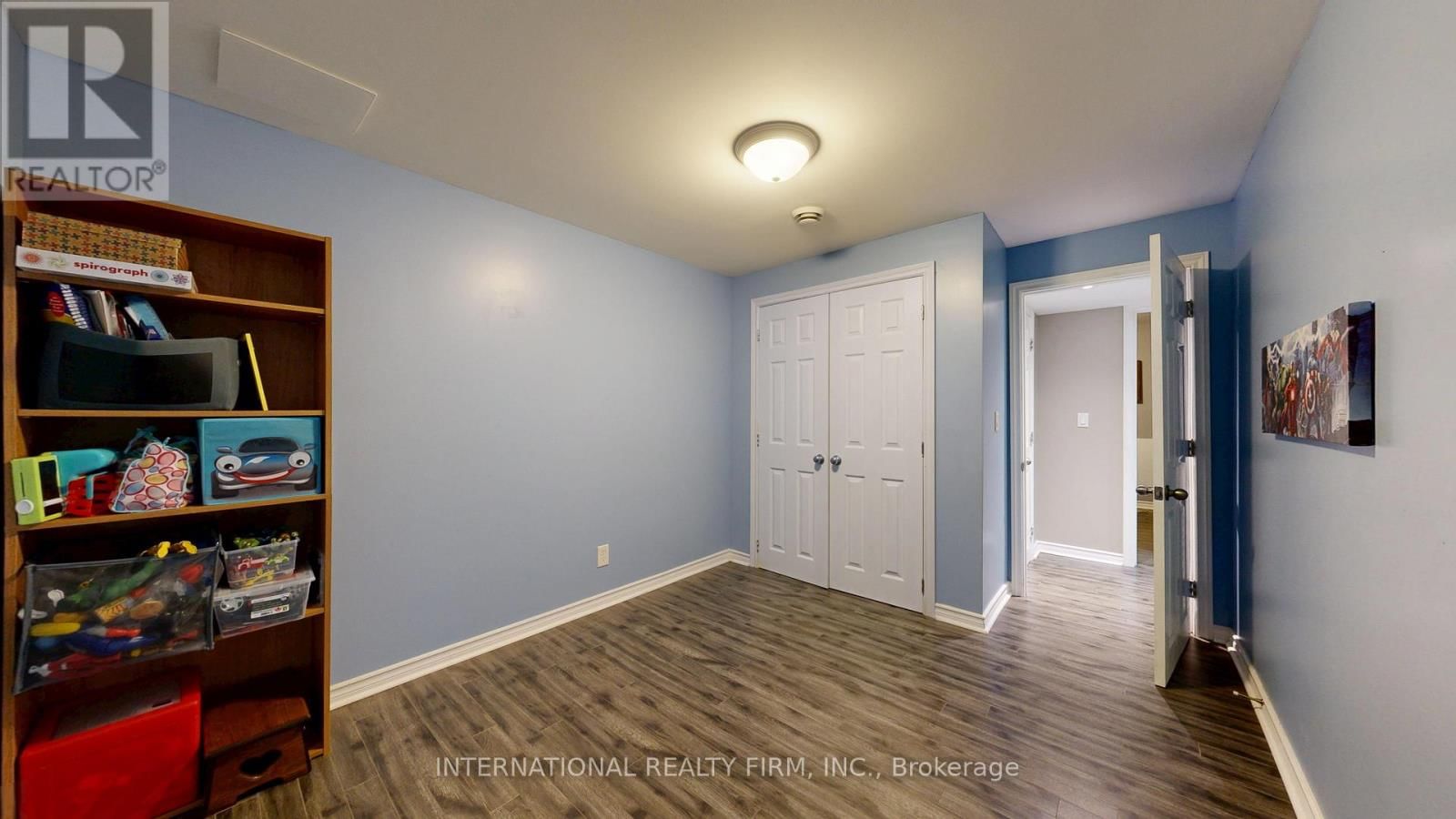 438 STIRLING WAY Image 25