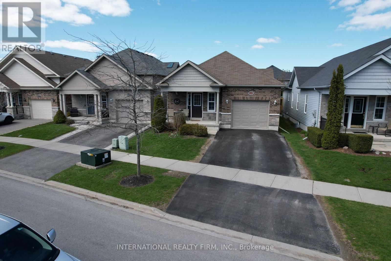 438 STIRLING WAY Image 3