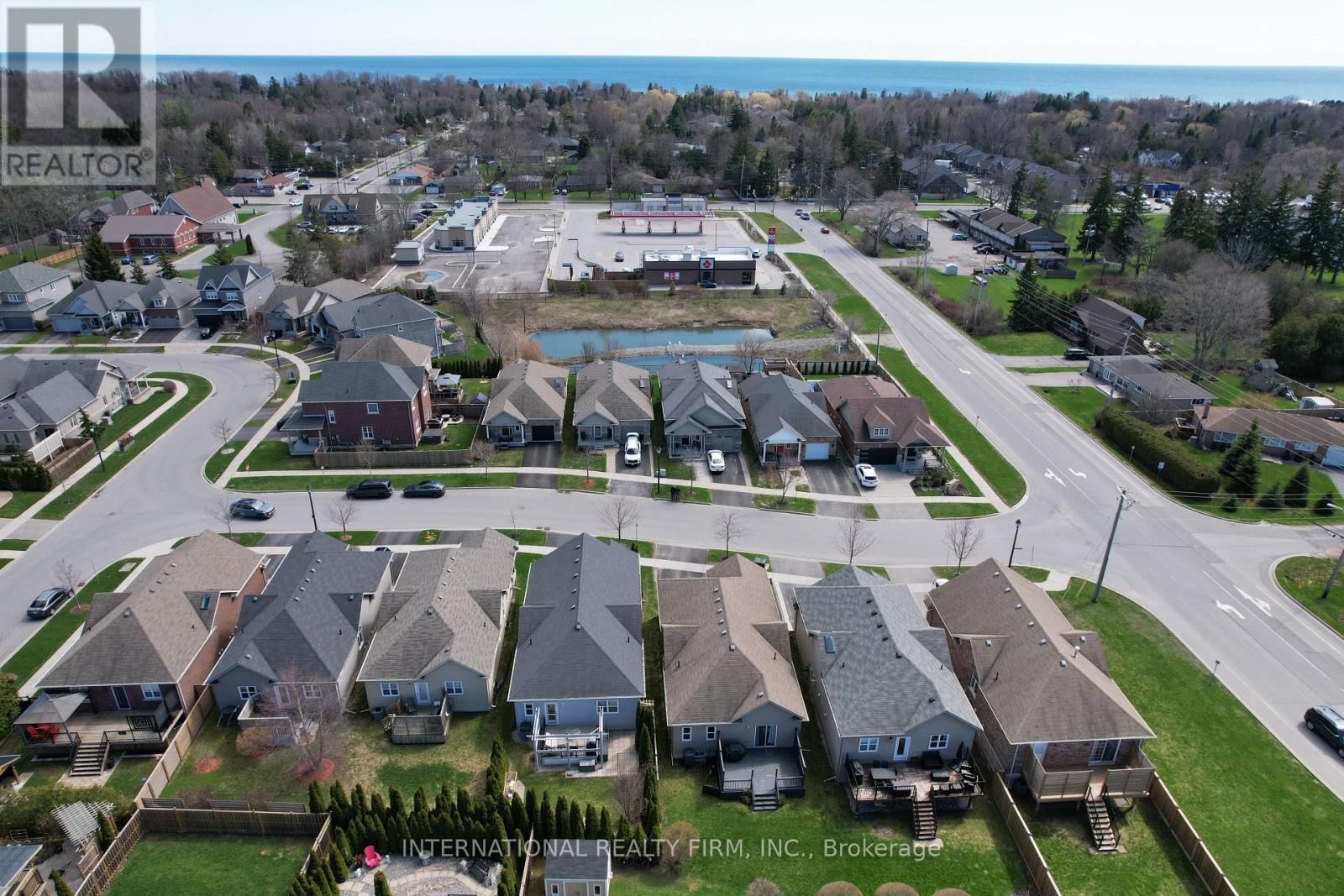 438 STIRLING WAY Image 5