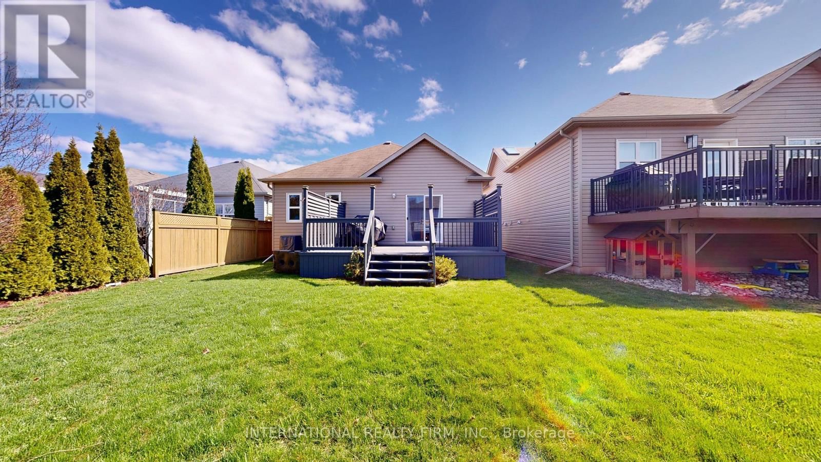 438 STIRLING WAY Image 6