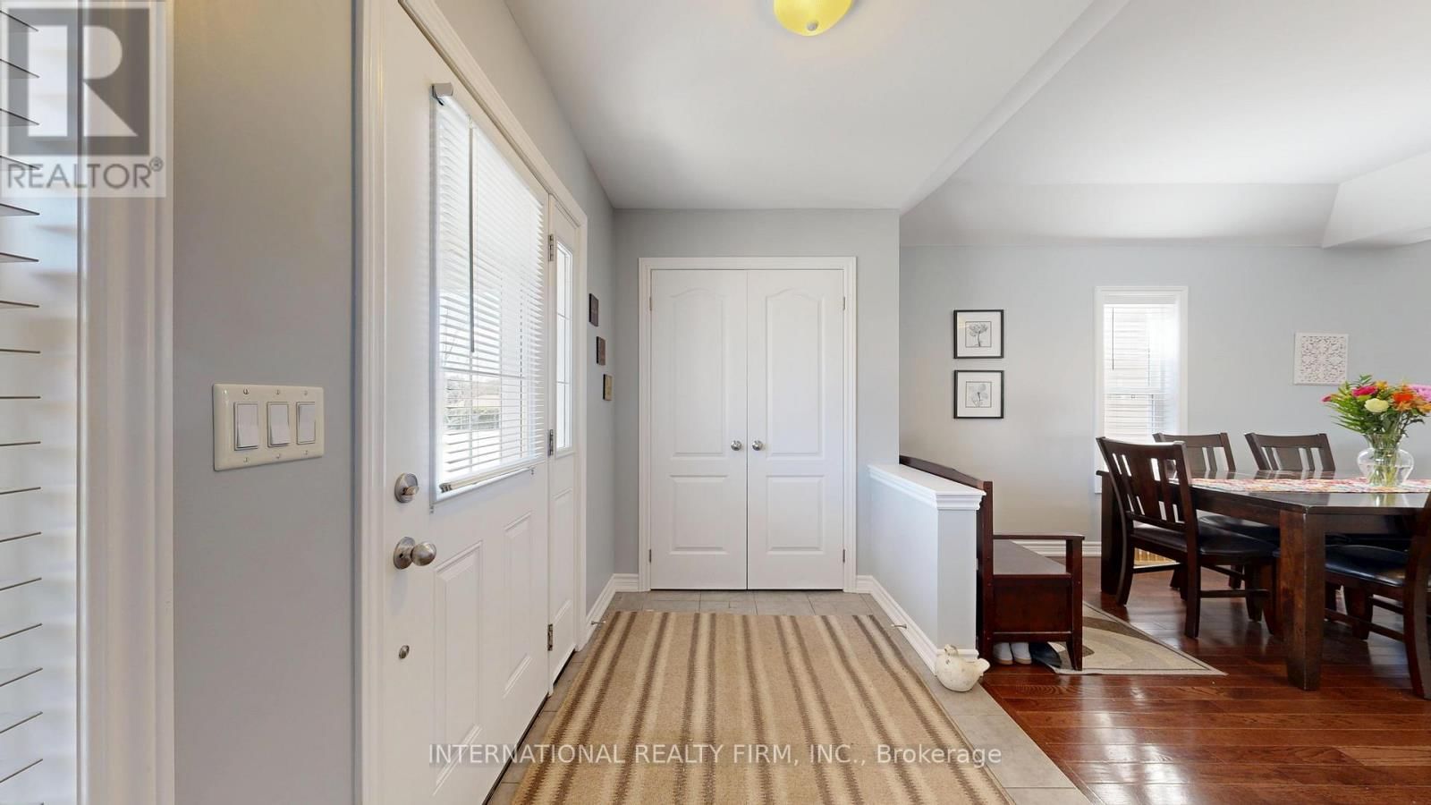 438 STIRLING WAY Image 7