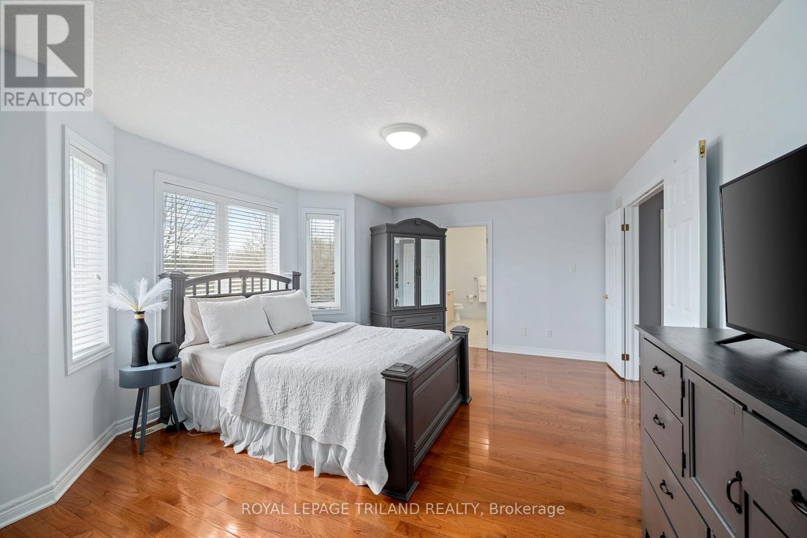 151 KNIGHTS BRIDGE ROAD Image 26