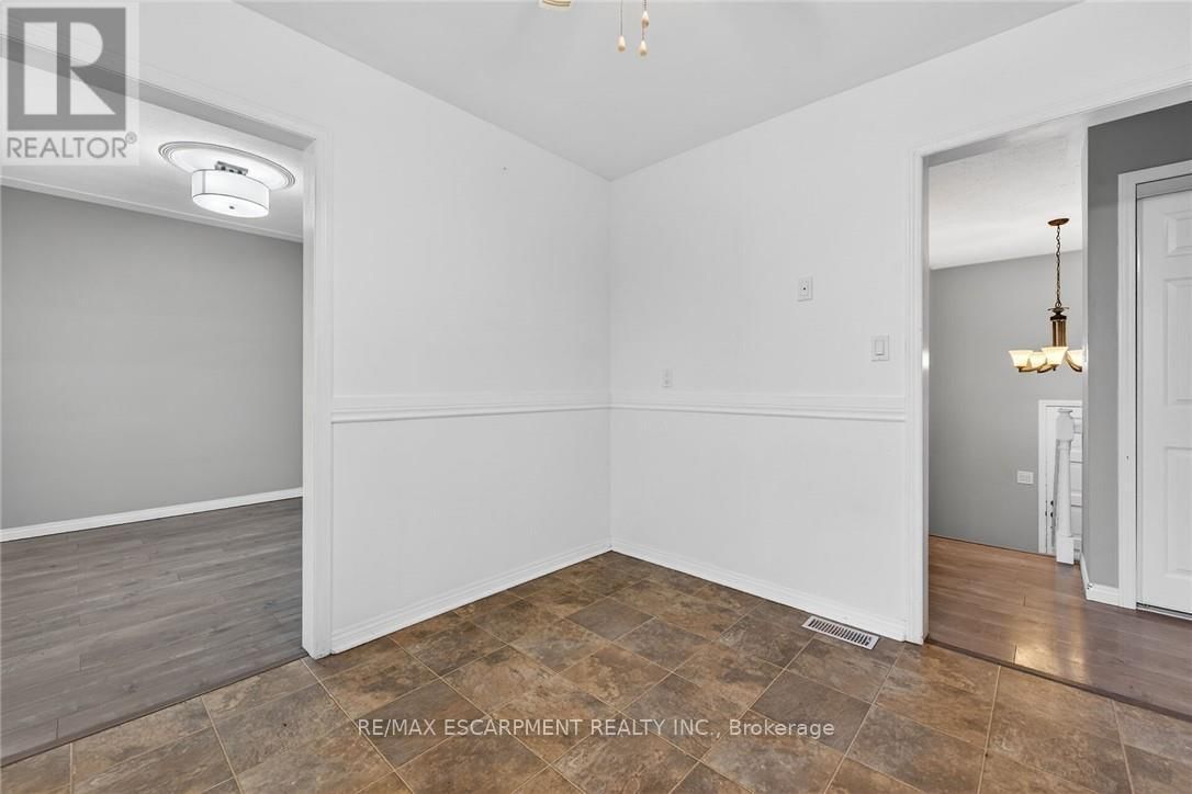 31 KILLINS STREET Image 19