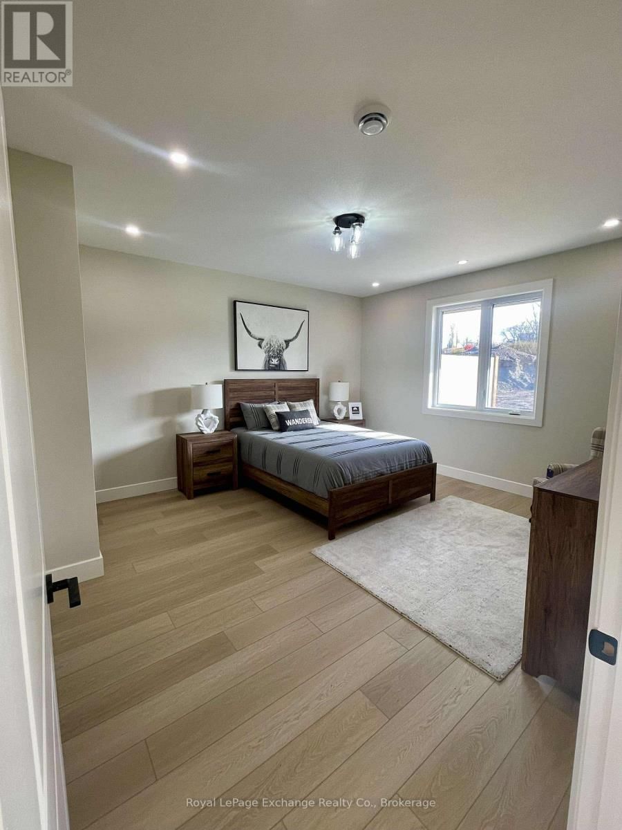 8 MERCEDES CRESCENT NORTH Image 10