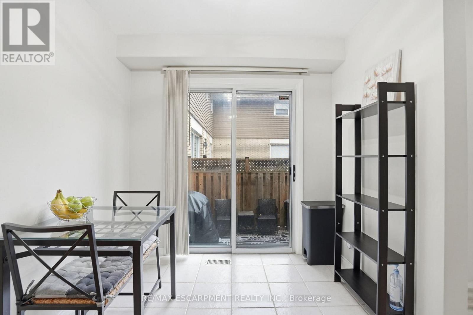 7 - 914 MOHAWK ROAD Image 16