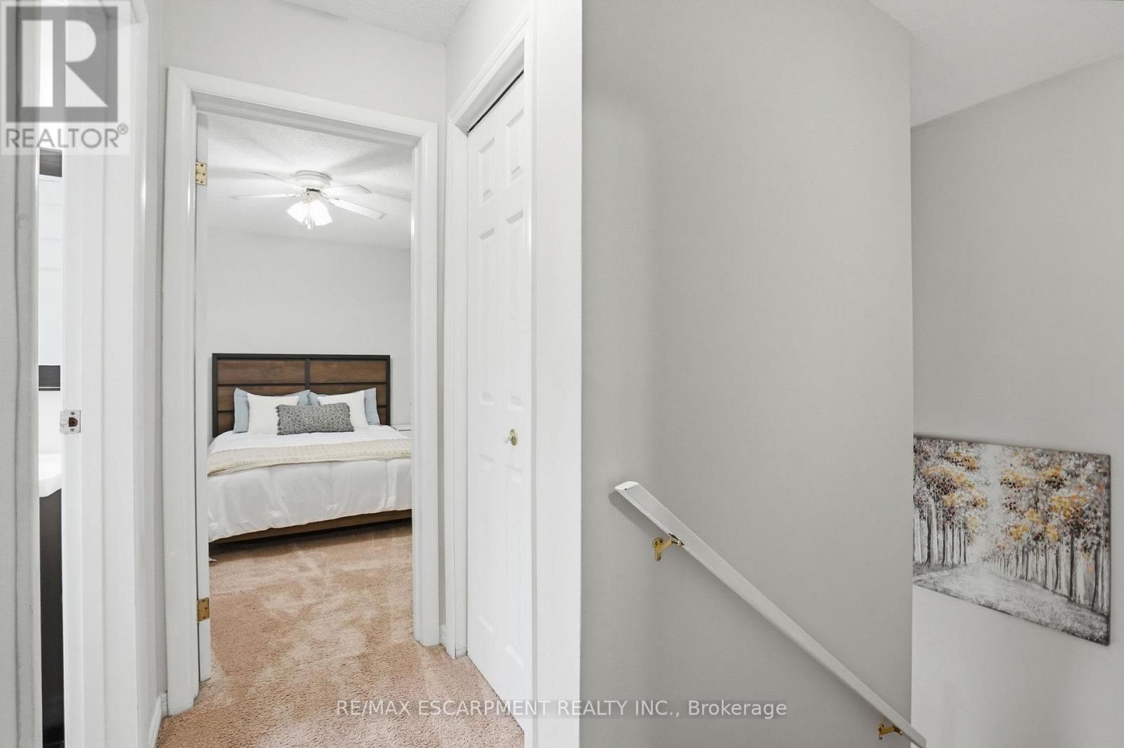 7 - 914 MOHAWK ROAD Image 17