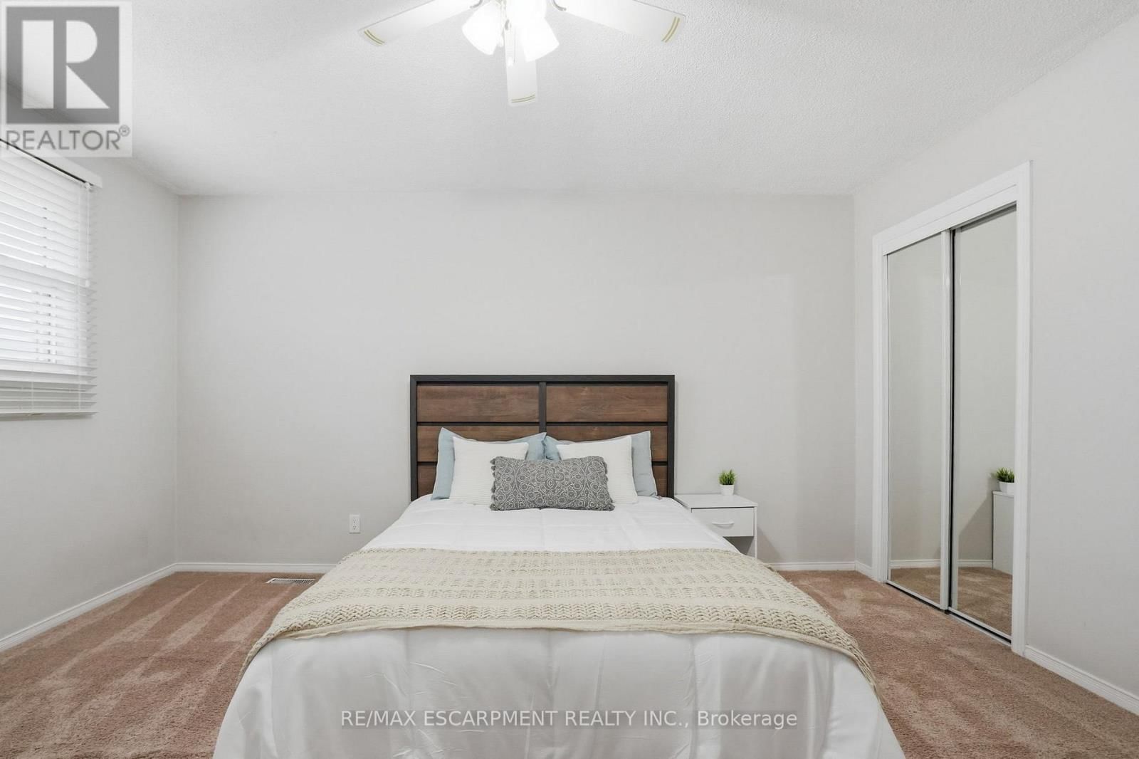 7 - 914 MOHAWK ROAD Image 18