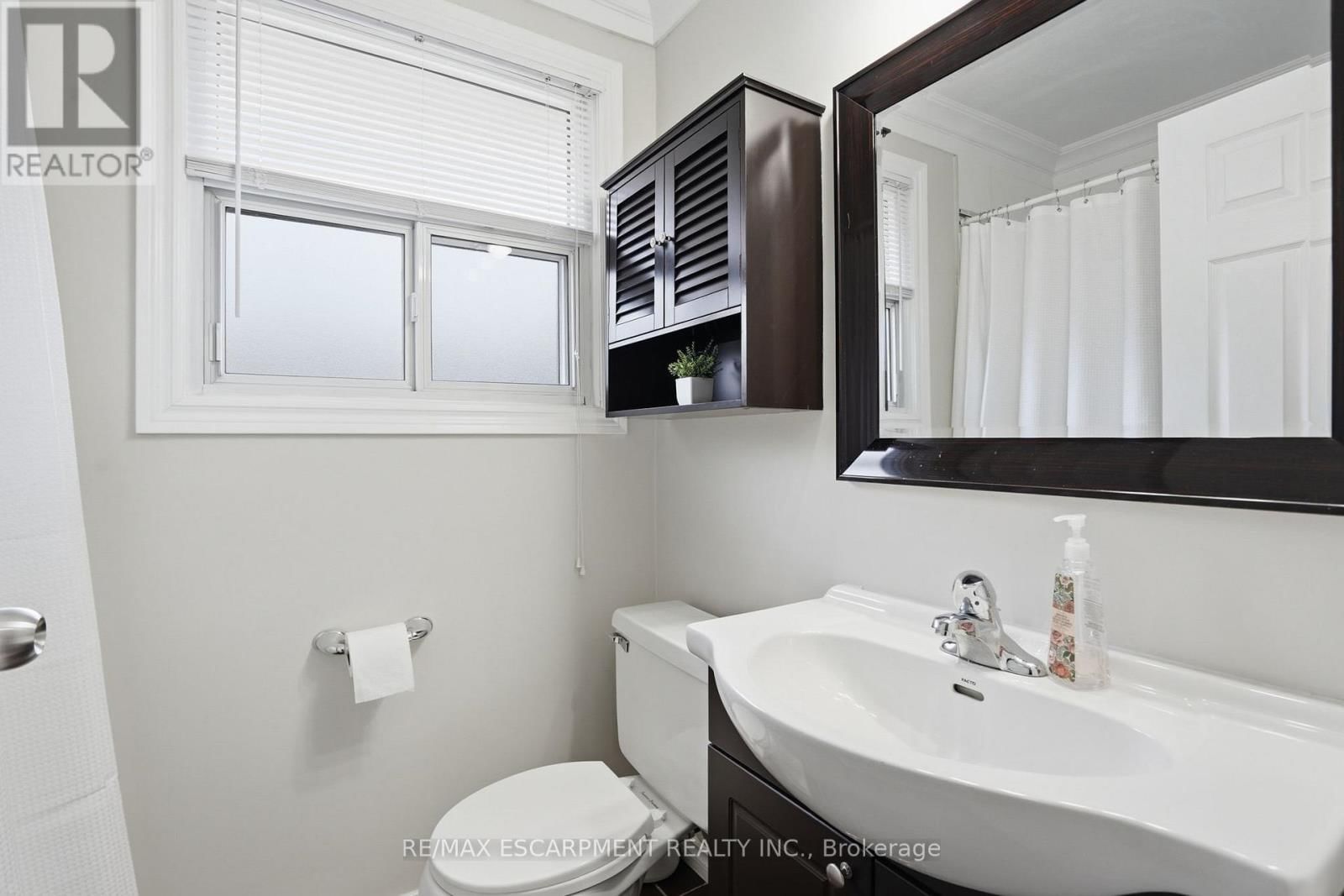 7 - 914 MOHAWK ROAD Image 23