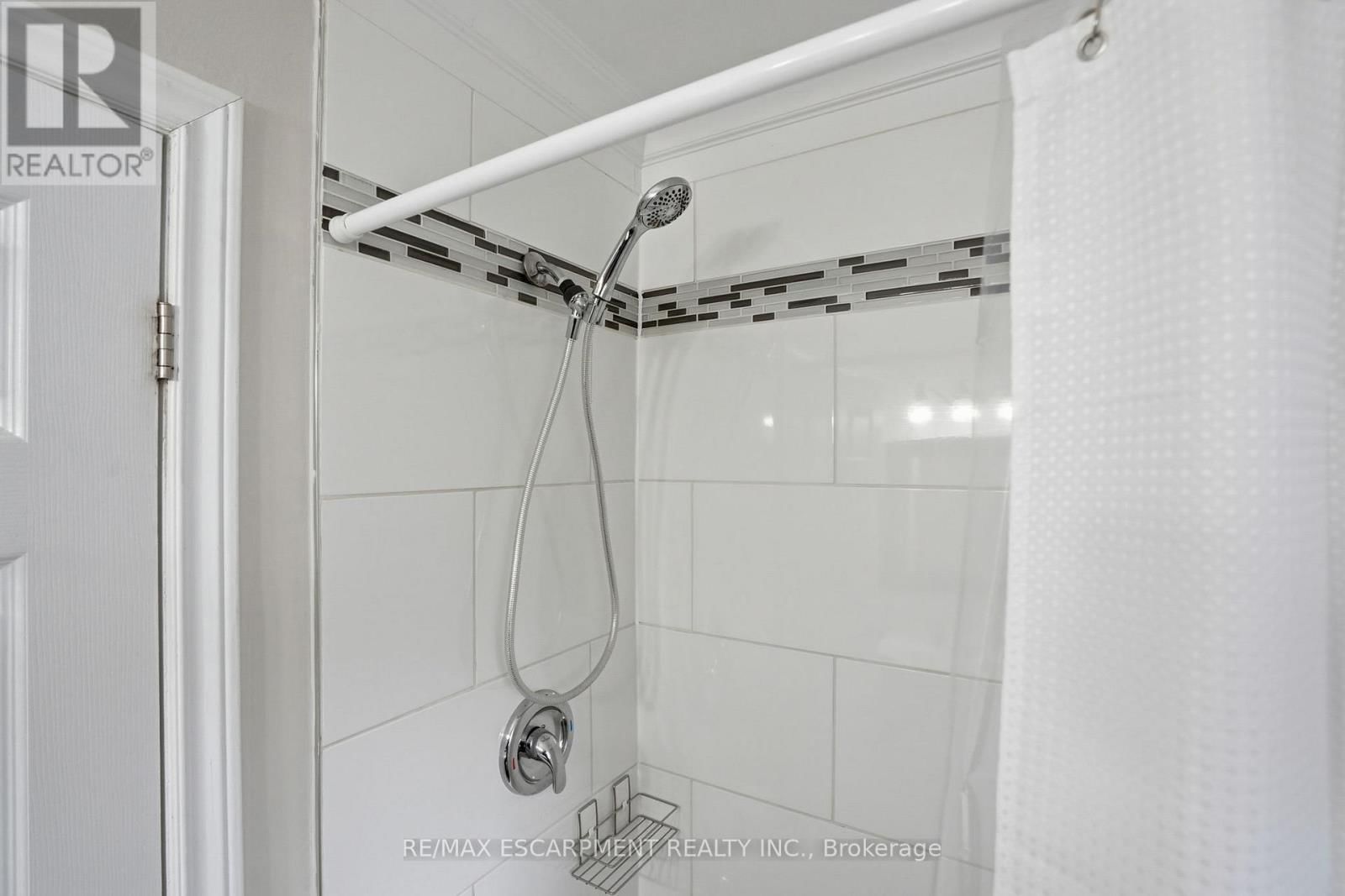 7 - 914 MOHAWK ROAD Image 24