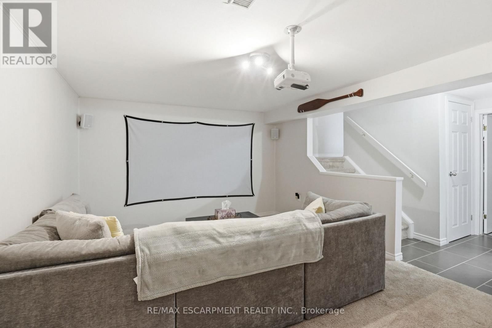 7 - 914 MOHAWK ROAD Image 25