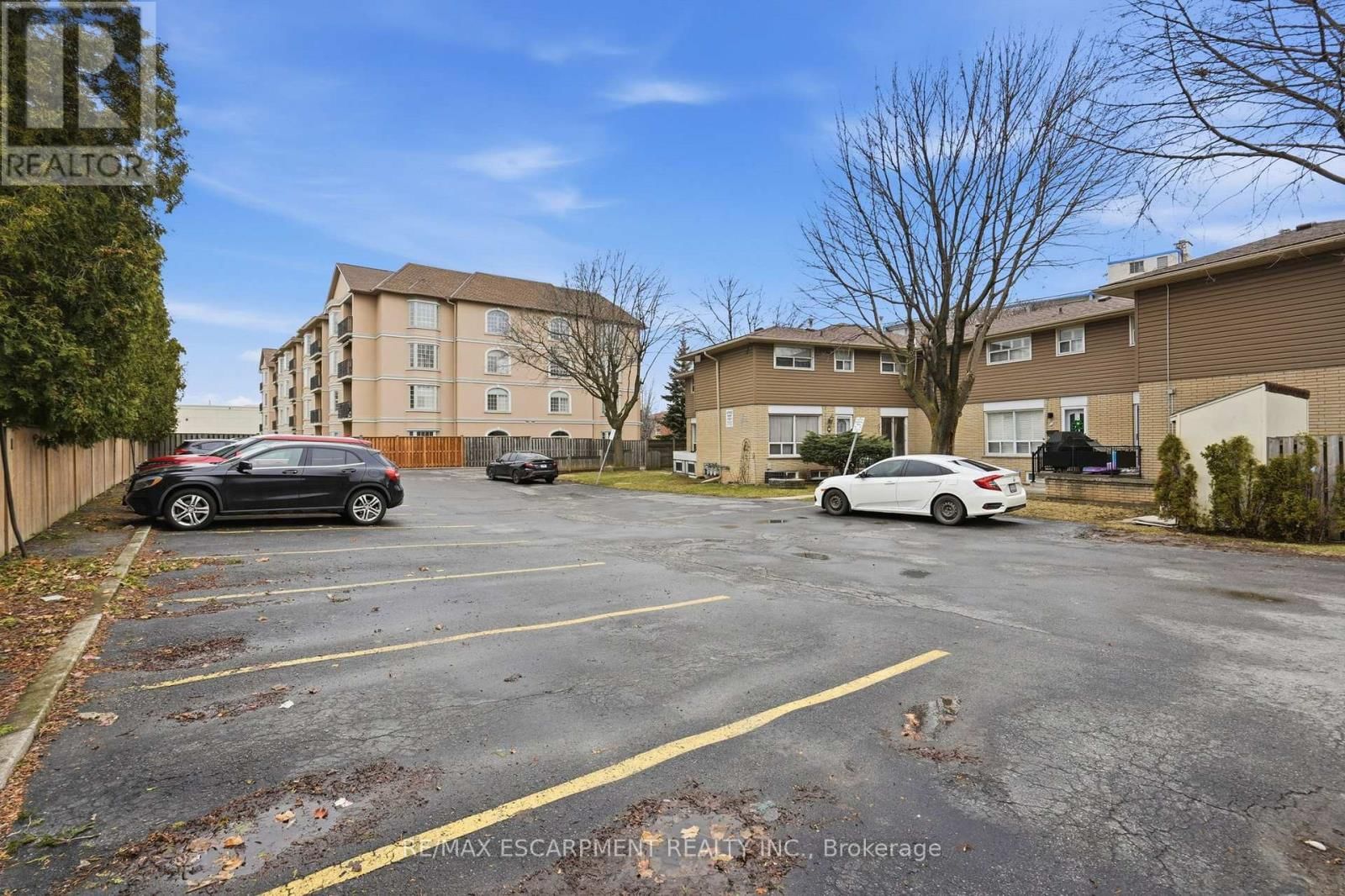 7 - 914 MOHAWK ROAD Image 33