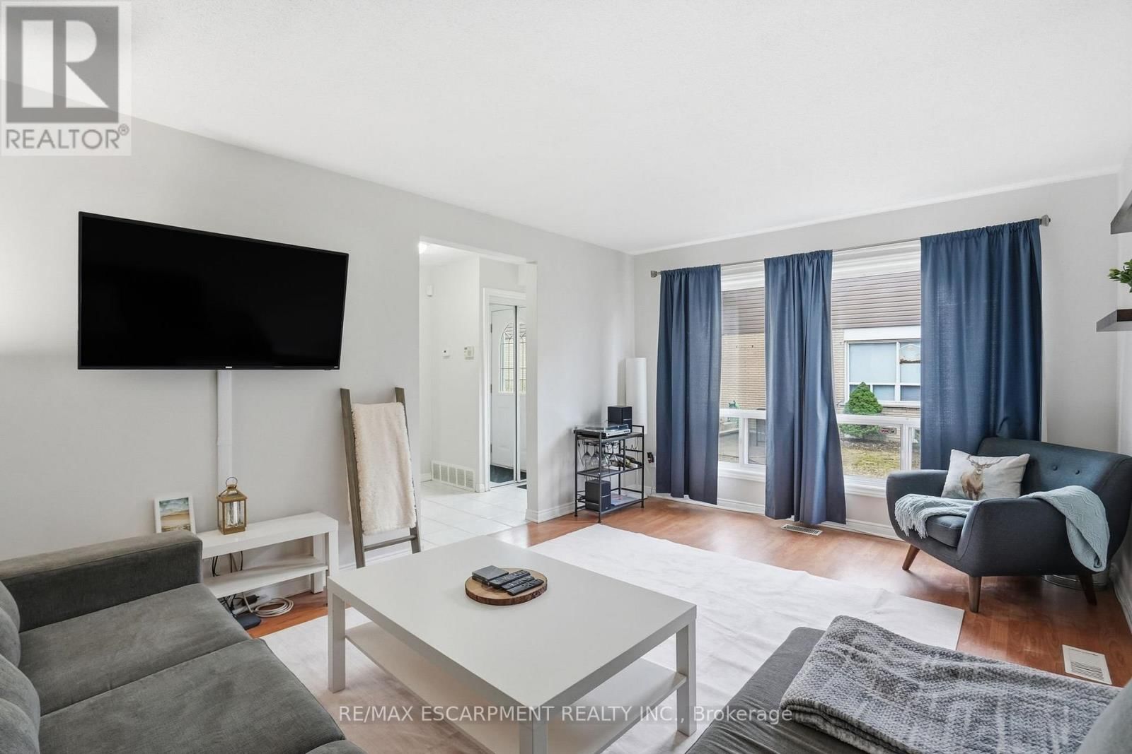 7 - 914 MOHAWK ROAD Image 9