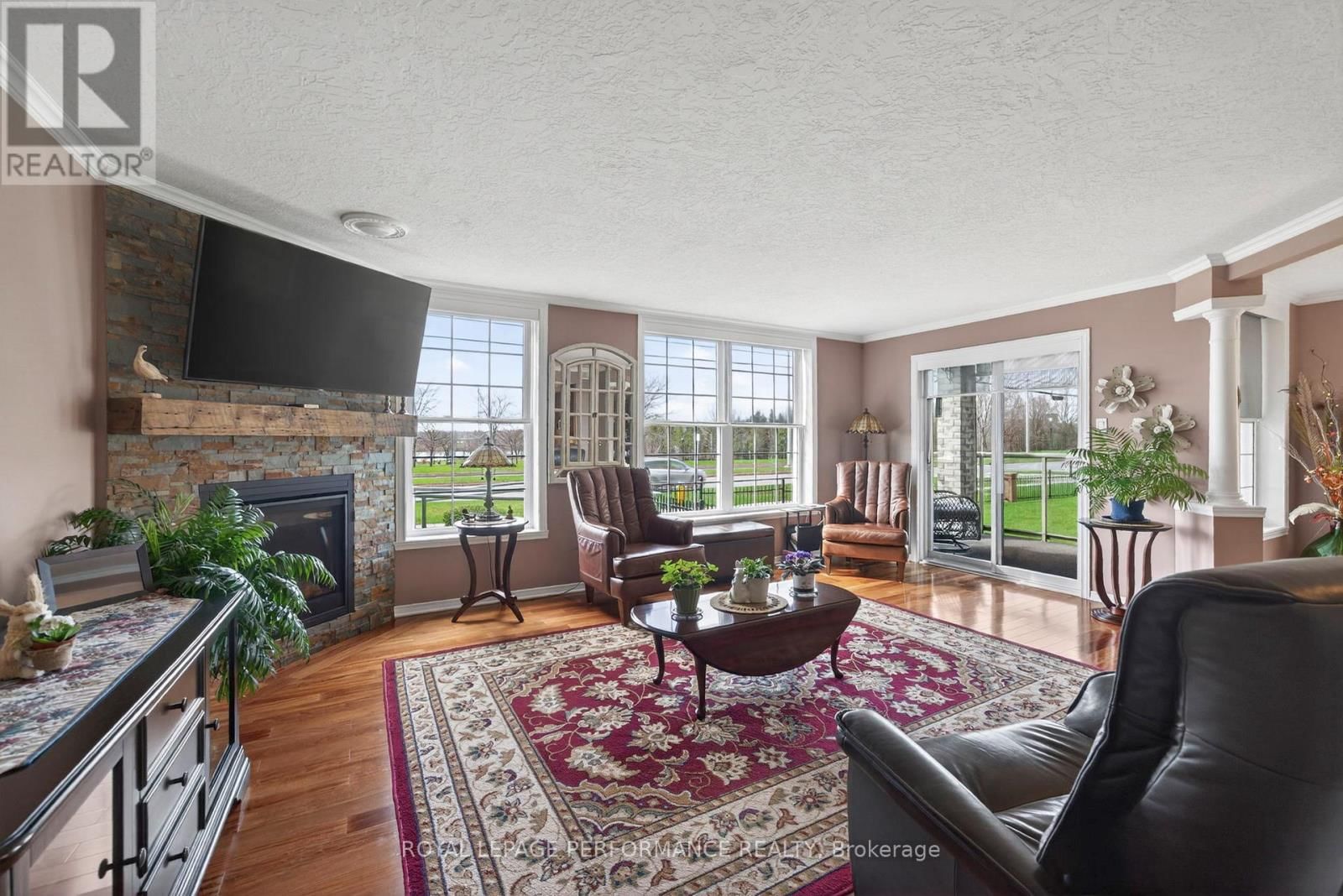 102 - 311 WATER STREET WEST Image 7