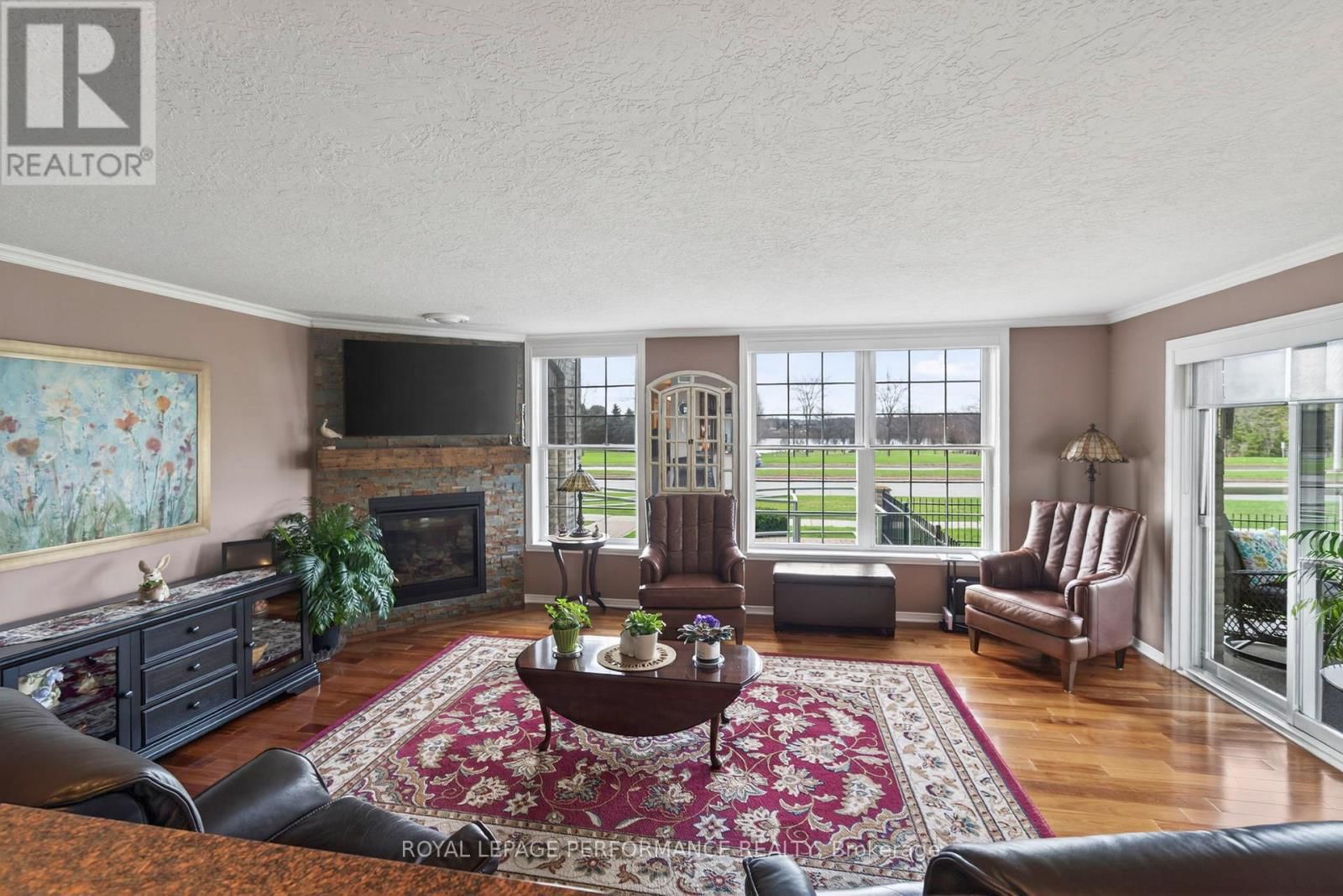 102 - 311 WATER STREET WEST Image 8