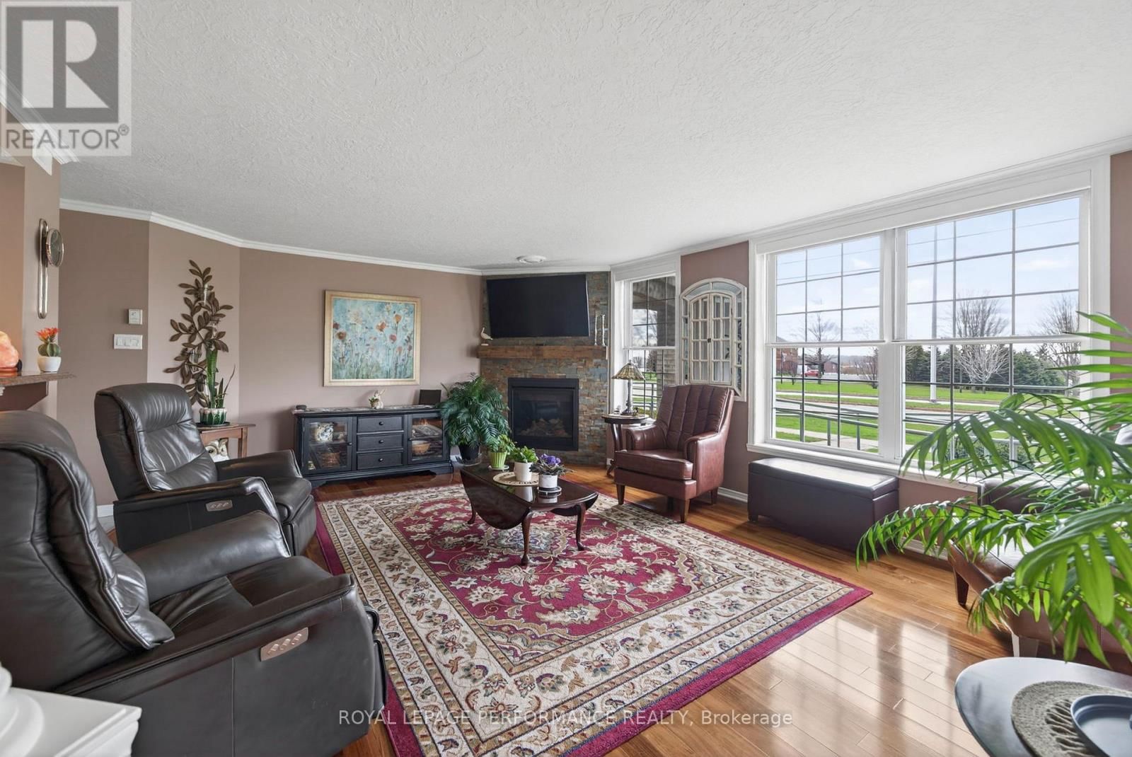 102 - 311 WATER STREET WEST Image 9