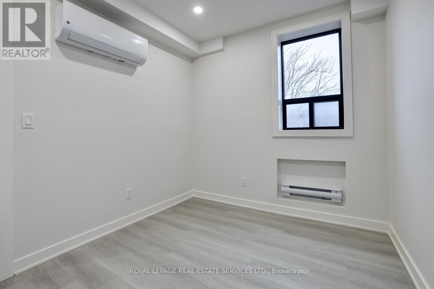 303 - 20 DUKE STREET Image 10