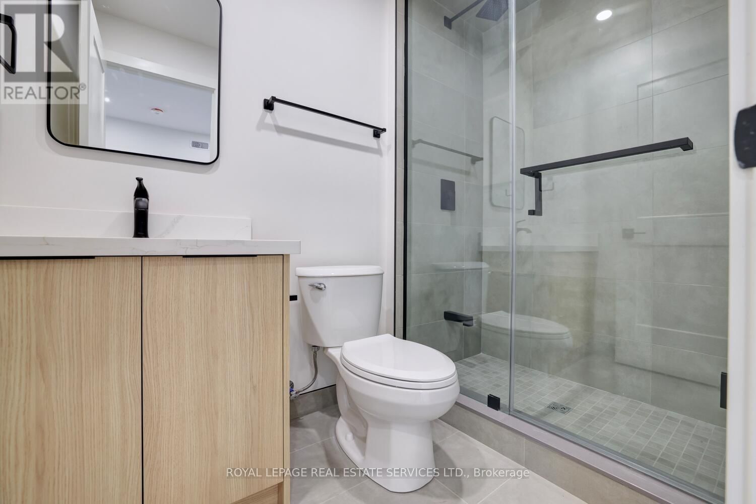 303 - 20 DUKE STREET Image 17