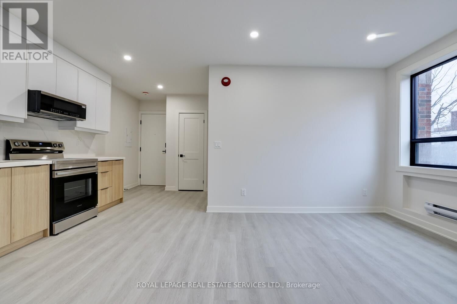 303 - 20 DUKE STREET Image 27