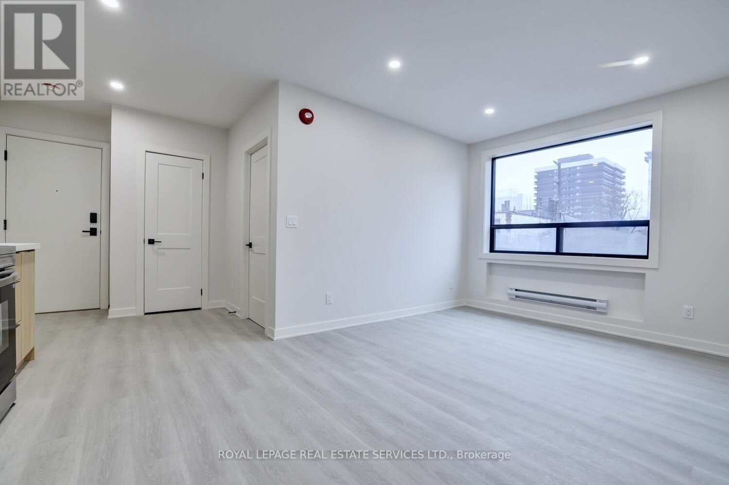 303 - 20 DUKE STREET Image 28