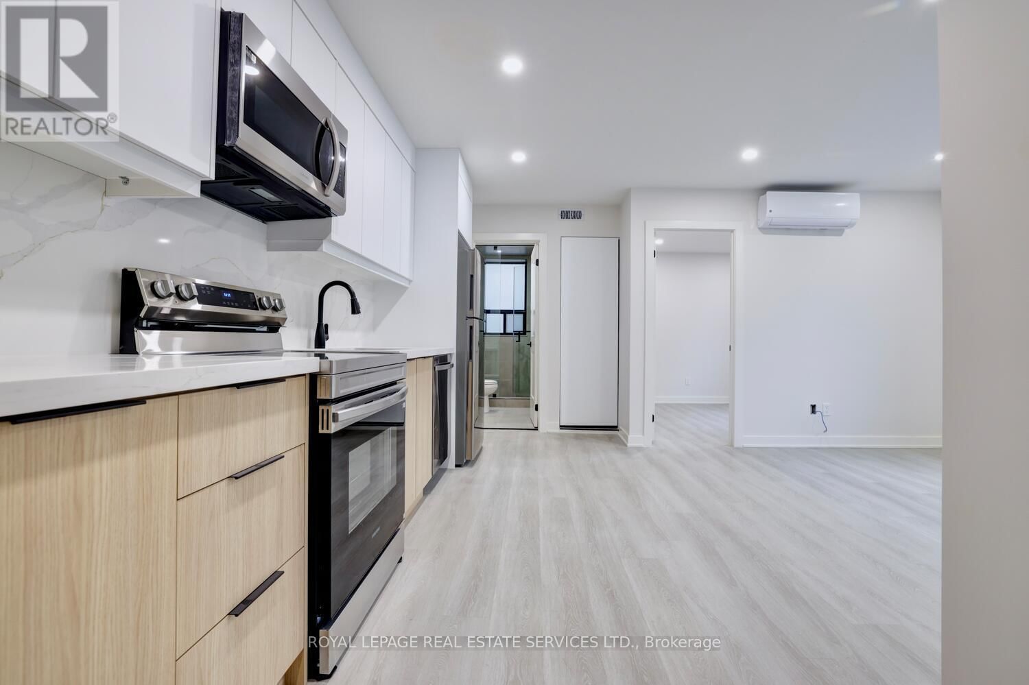 303 - 20 DUKE STREET Image 32