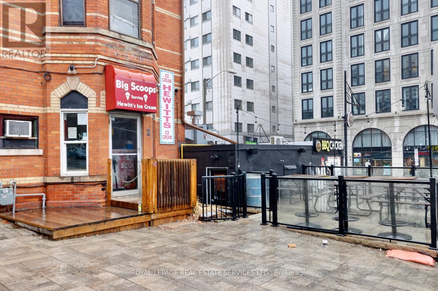 303 - 20 DUKE STREET Image 43