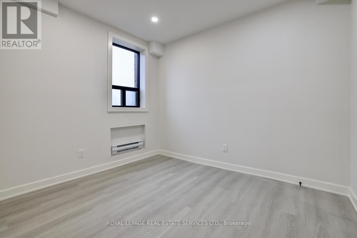 303 - 20 DUKE STREET Image 9