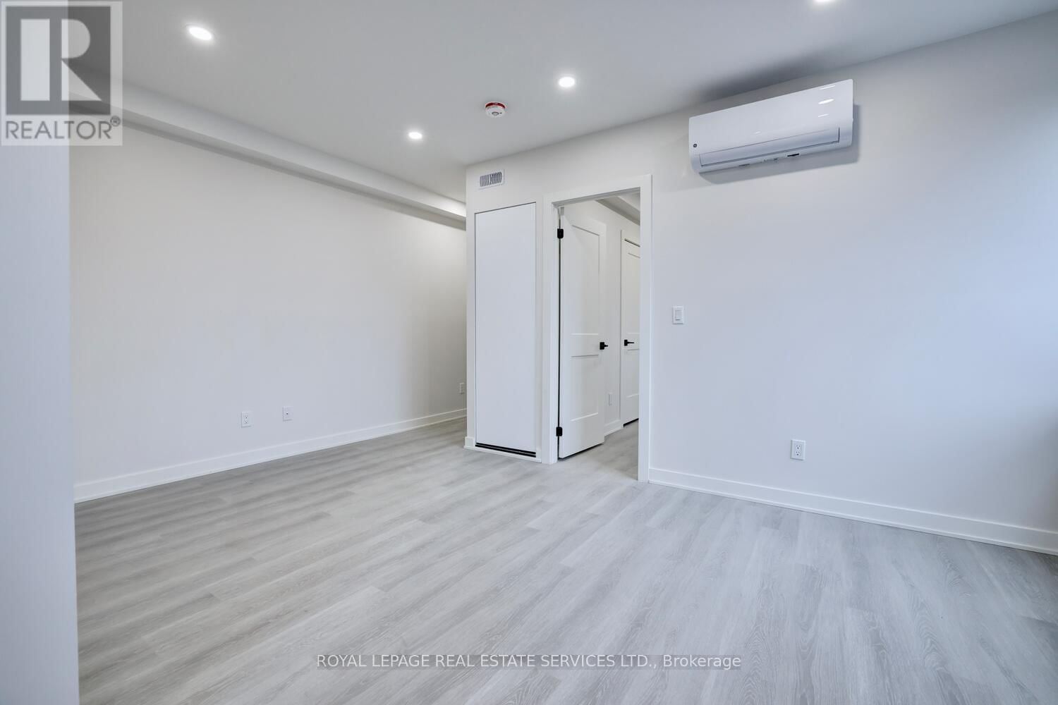 305 - 20 DUKE STREET Image 16