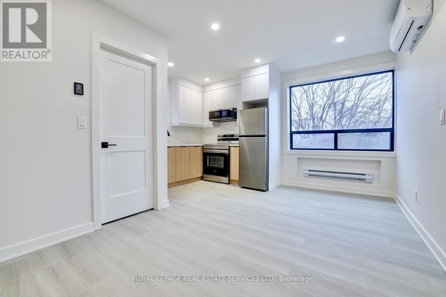 305 - 20 DUKE STREET Image 4