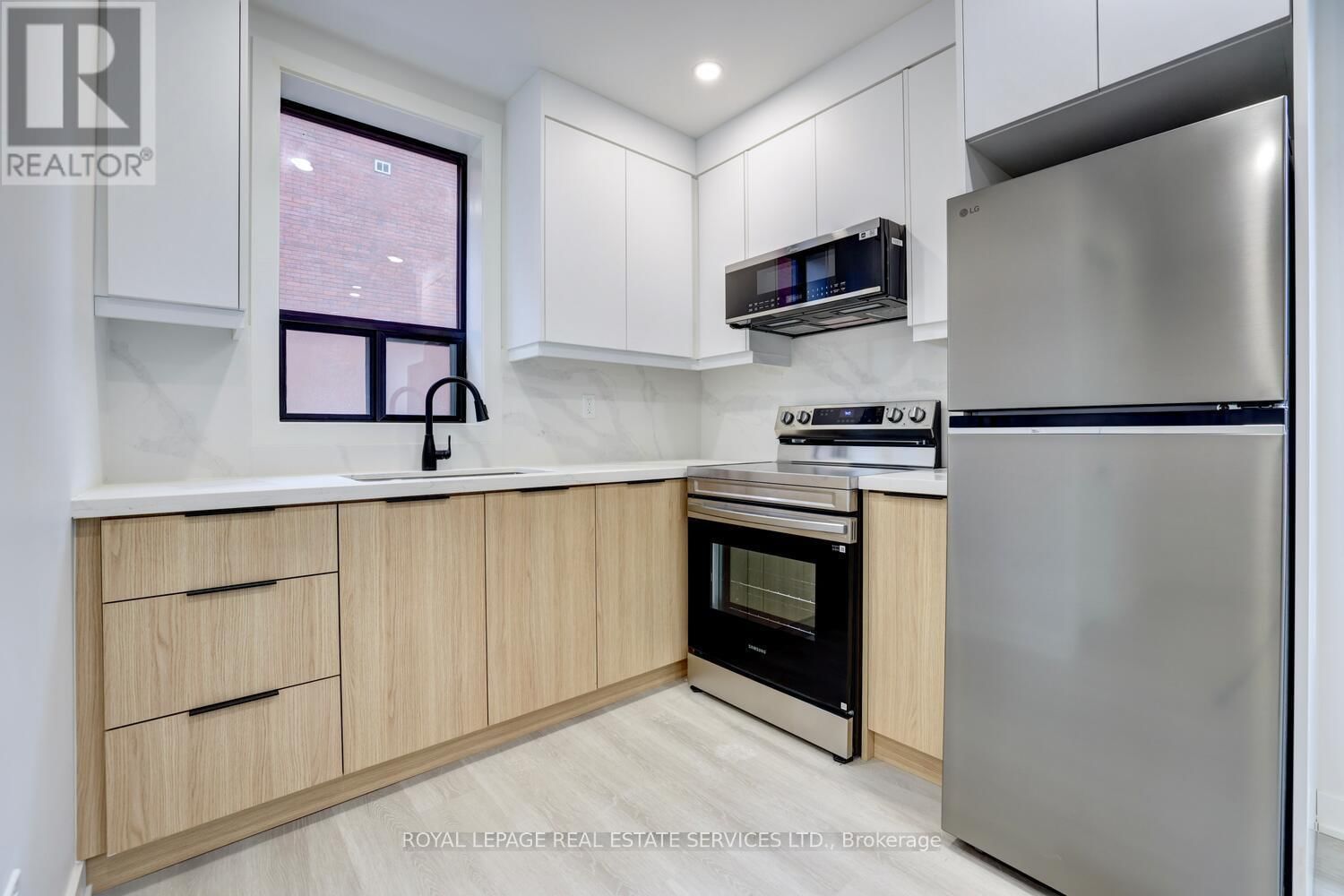 305 - 20 DUKE STREET Image 6