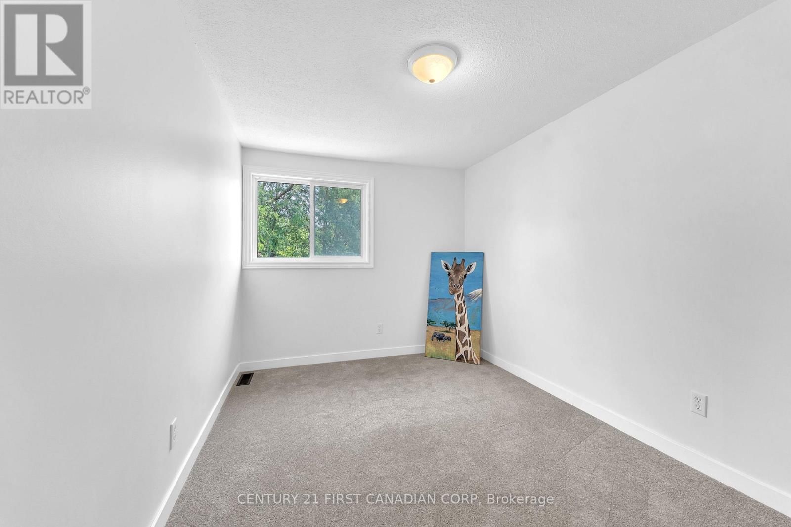 166 SOUTHDALE ROAD Image 14