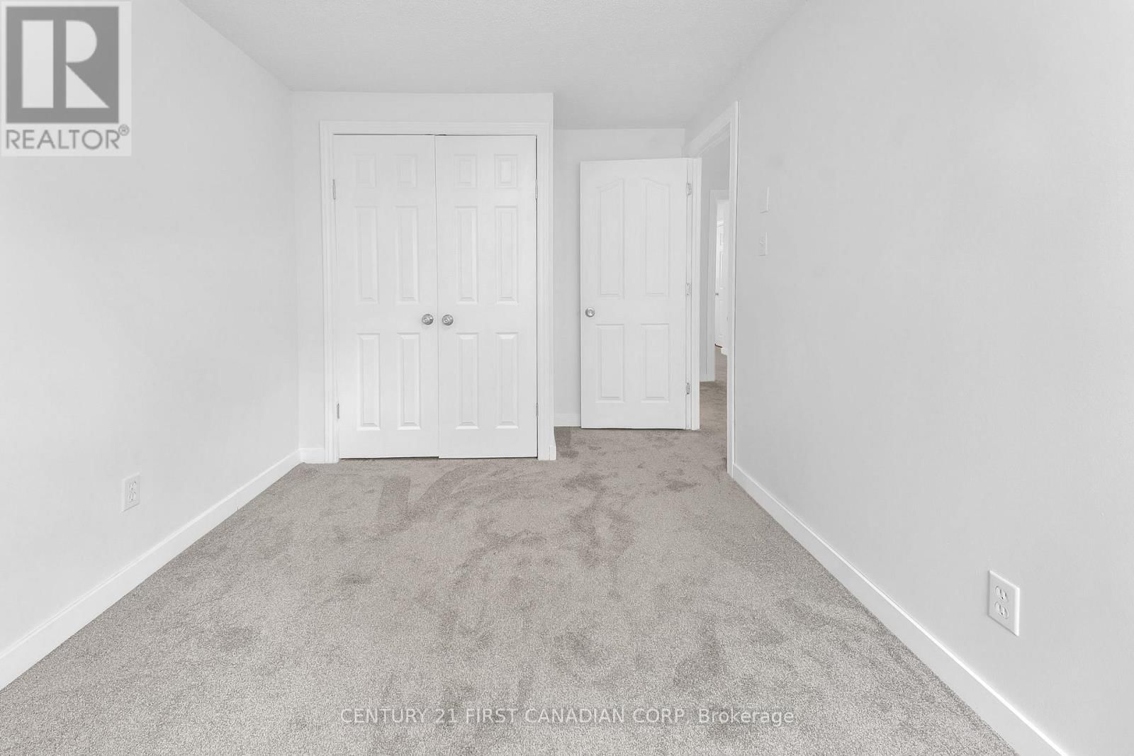 166 SOUTHDALE ROAD Image 15