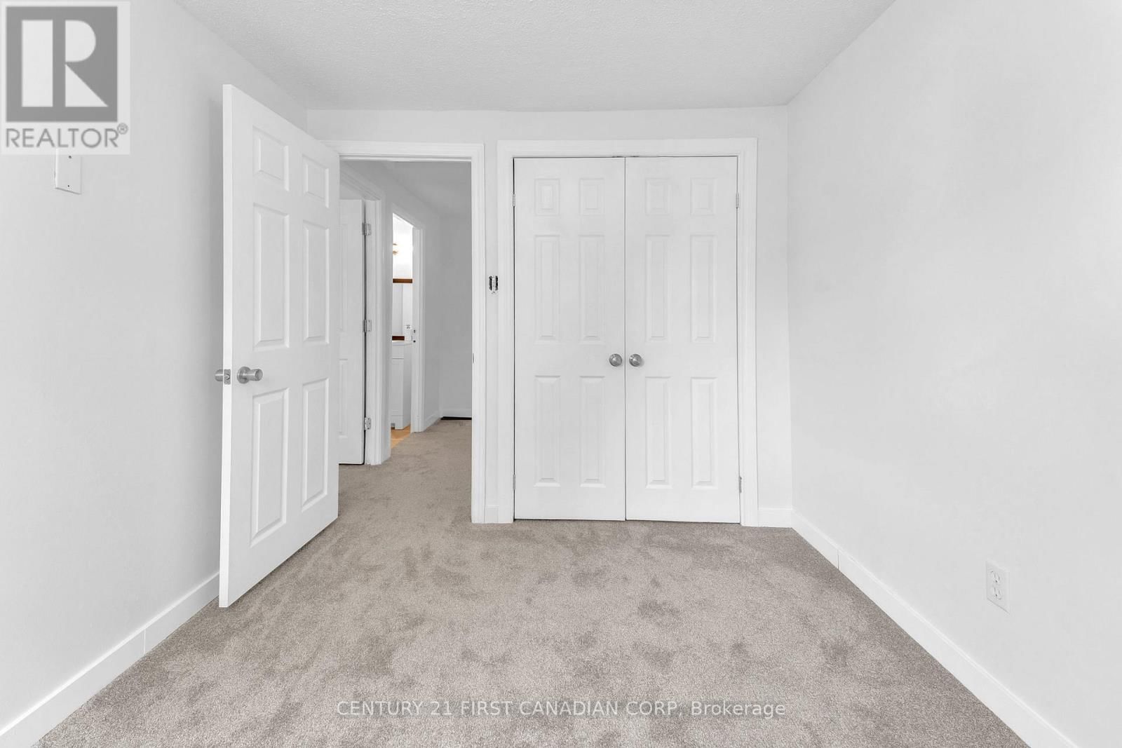 166 SOUTHDALE ROAD Image 17