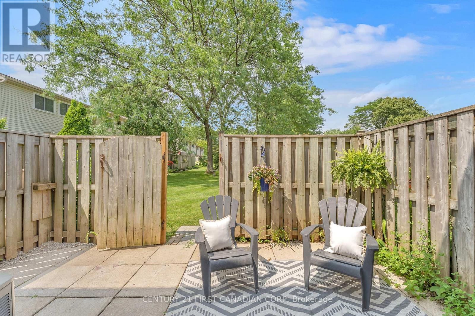 166 SOUTHDALE ROAD Image 19