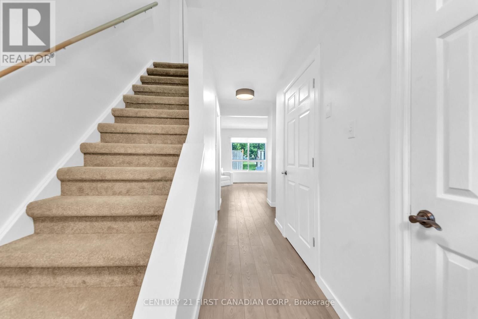 166 SOUTHDALE ROAD Image 2