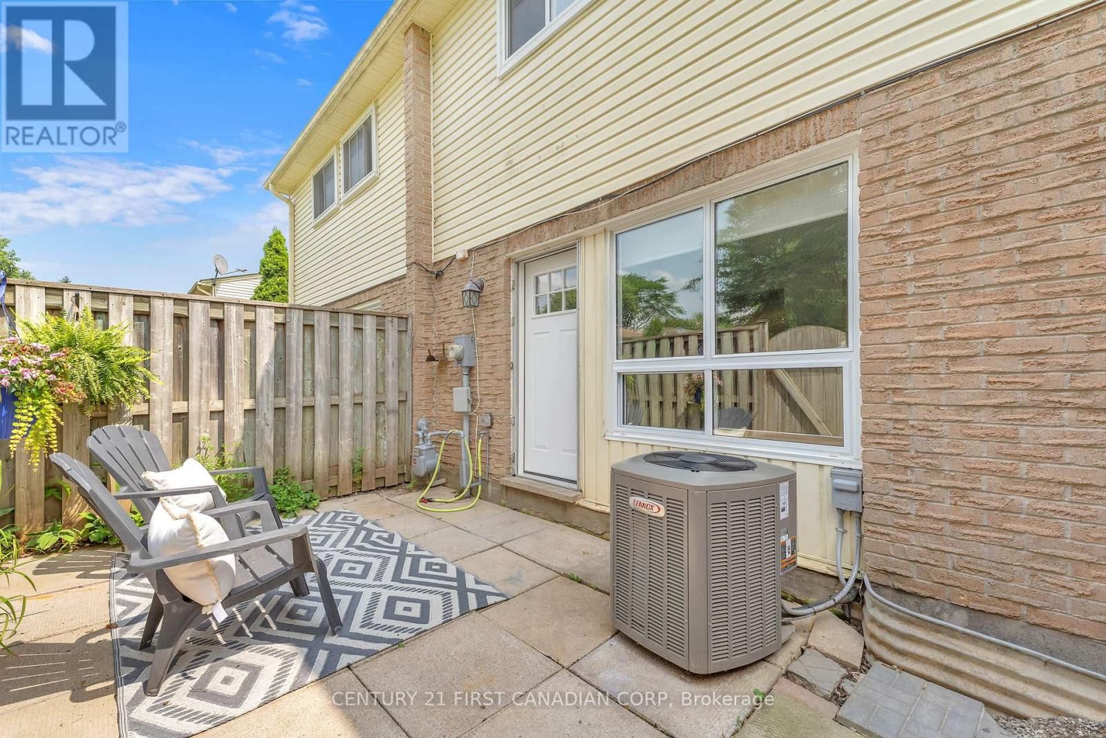 166 SOUTHDALE ROAD Image 20