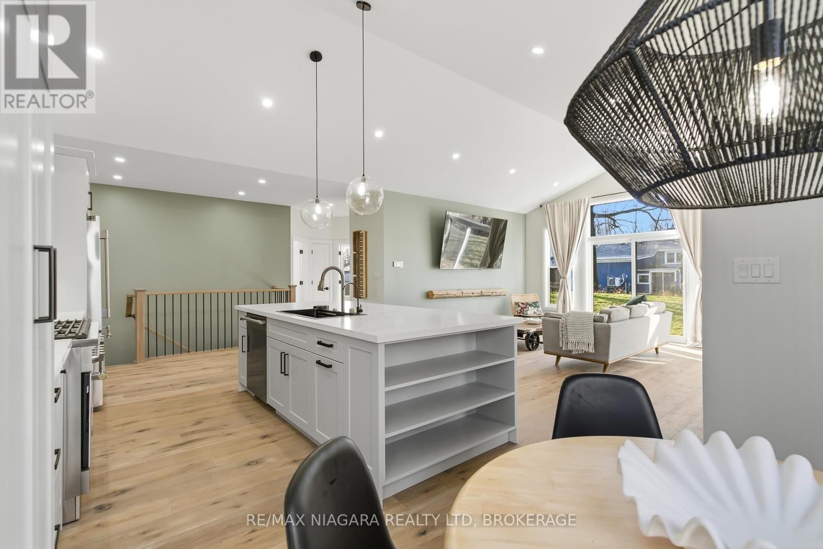 2365 CROSS STREET Image 11