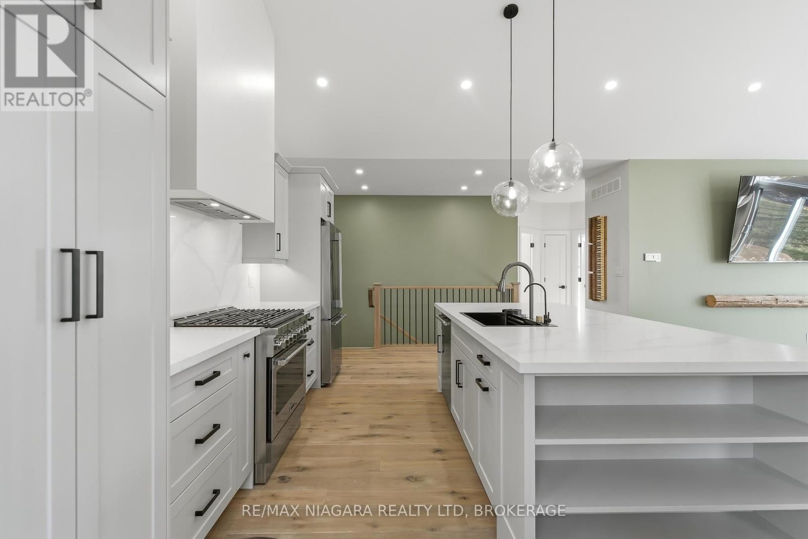 2365 CROSS STREET Image 12