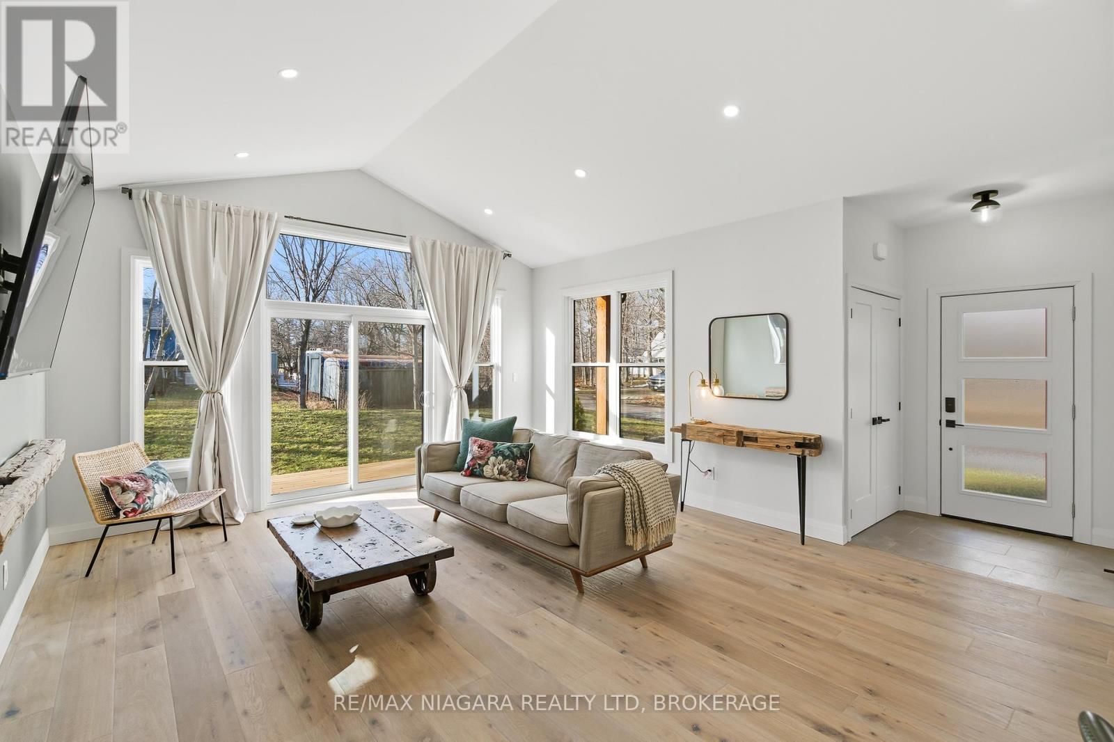 2365 CROSS STREET Image 17