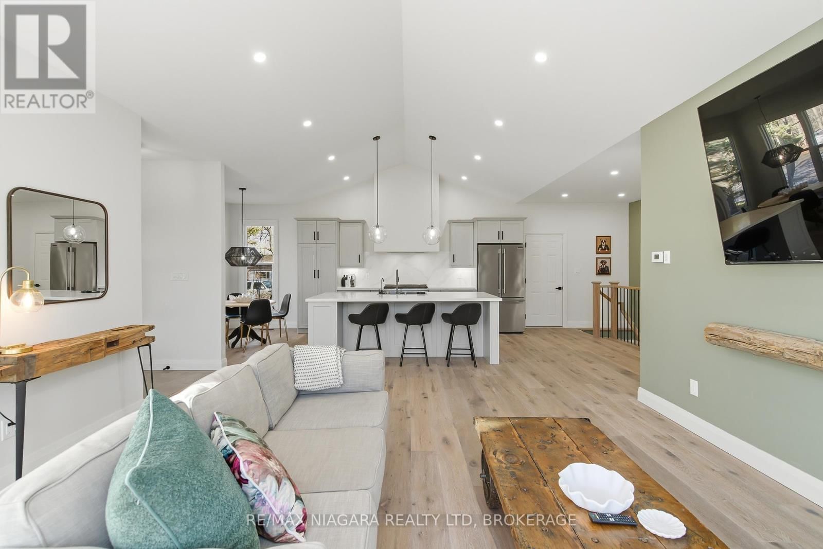 2365 CROSS STREET Image 19