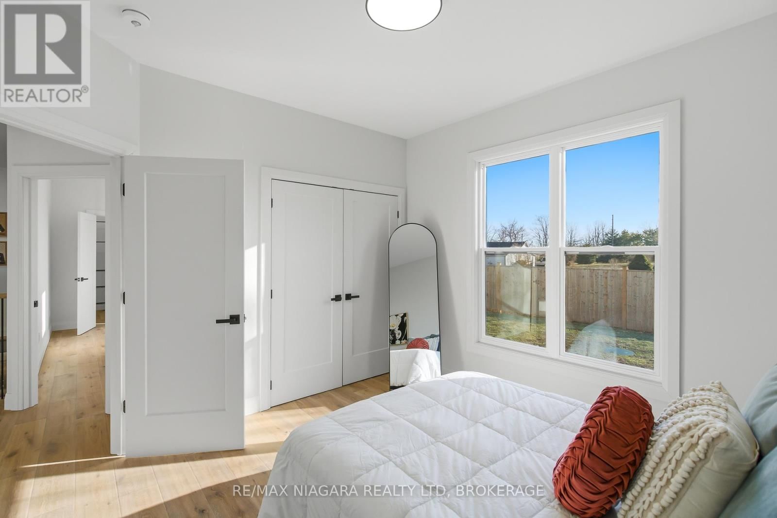 2365 CROSS STREET Image 26