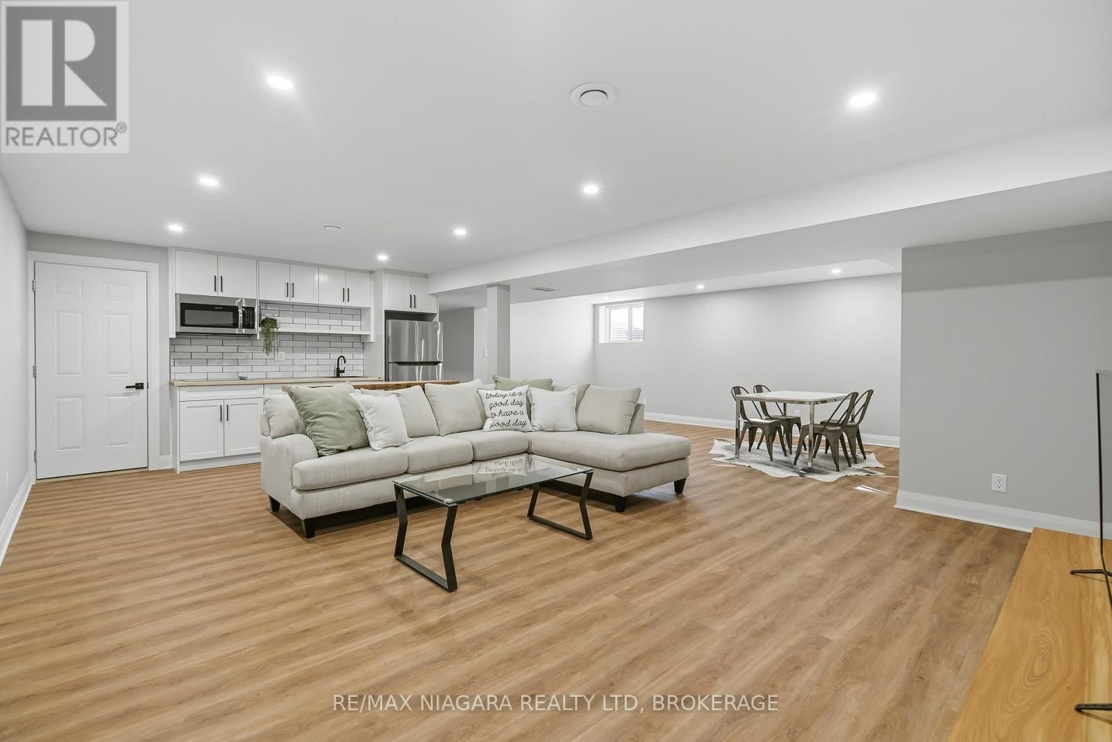 2365 CROSS STREET Image 33