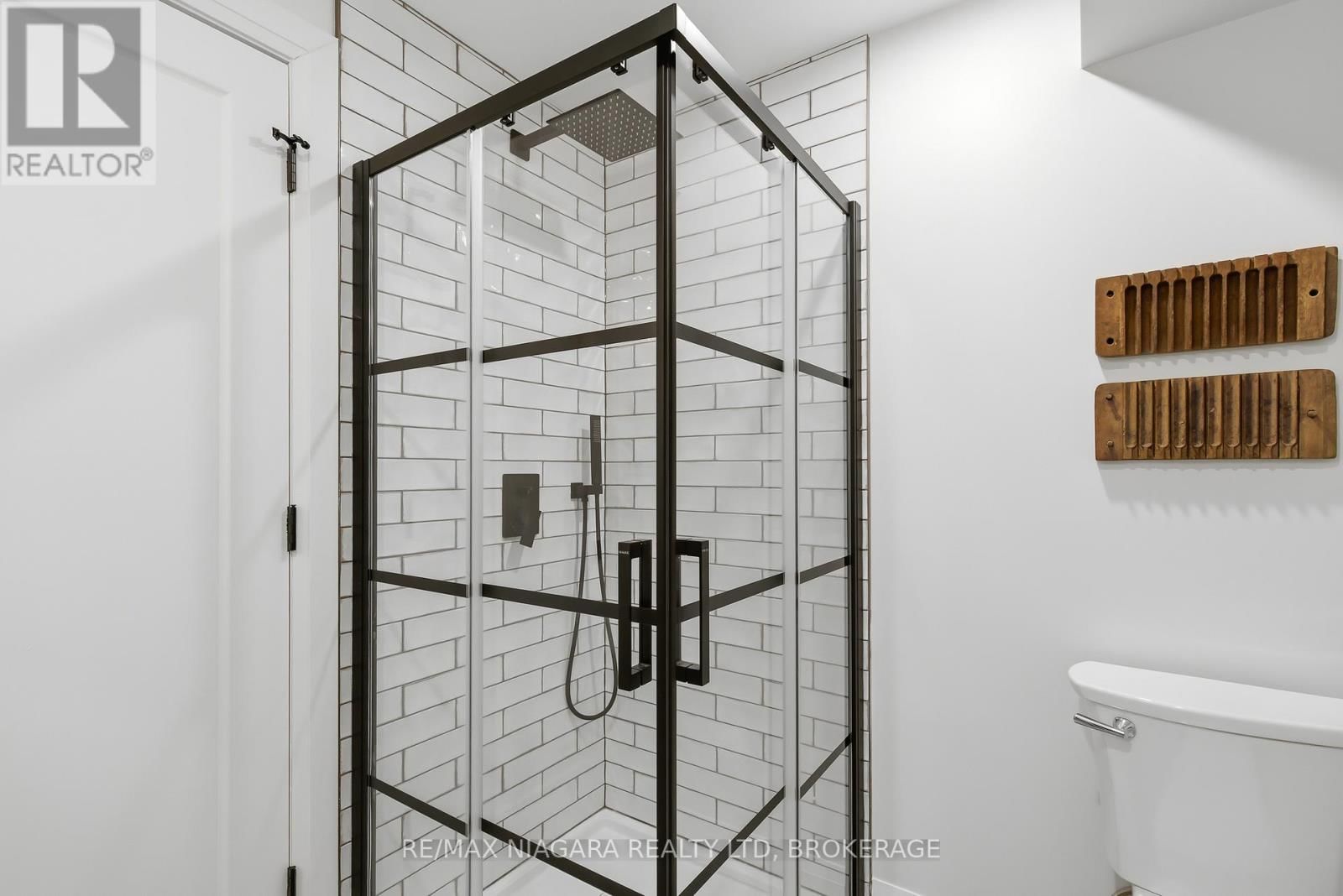 2365 CROSS STREET Image 37