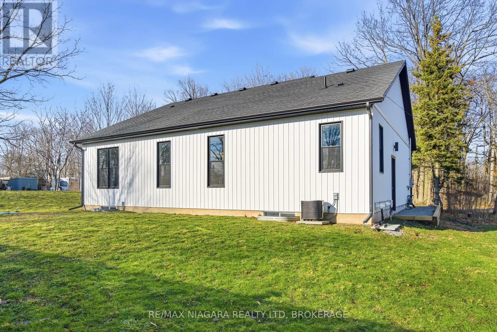 2365 CROSS STREET Image 42