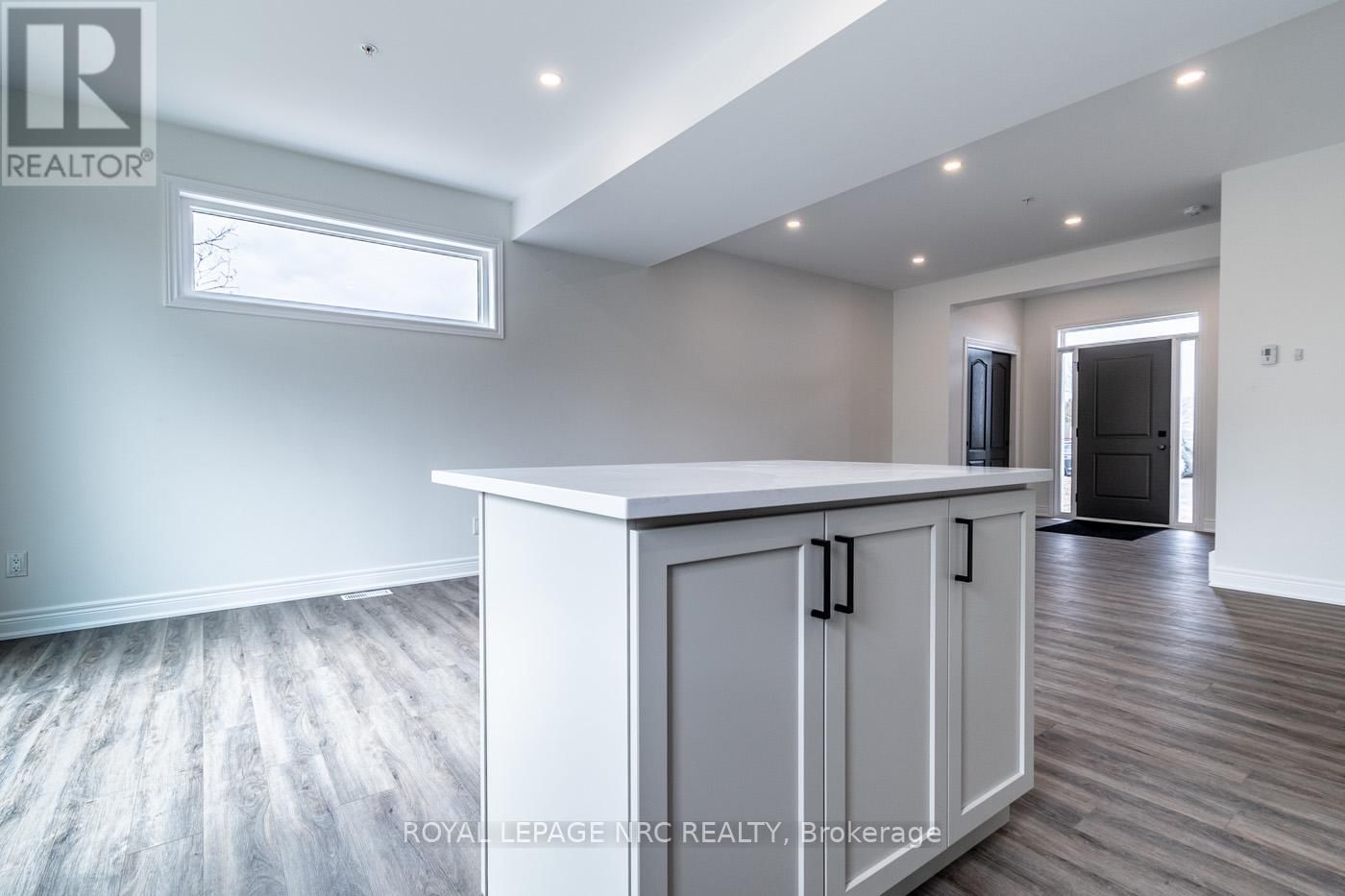 17 - 121A MOFFATT STREET Image 10