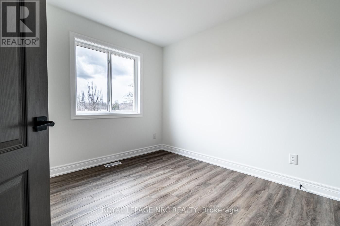 17 - 121A MOFFATT STREET Image 18