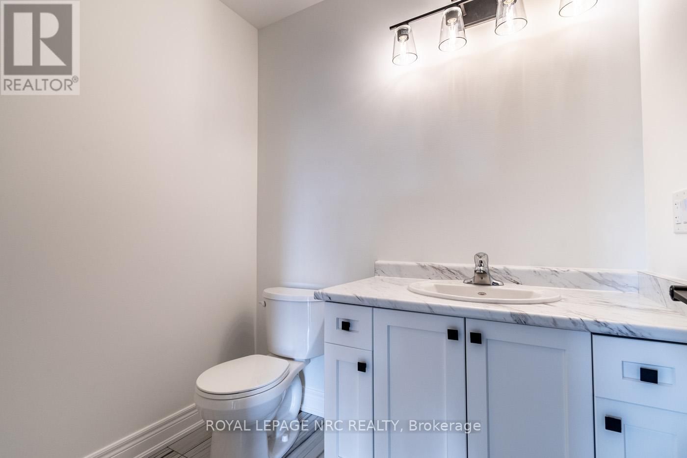 17 - 121A MOFFATT STREET Image 20