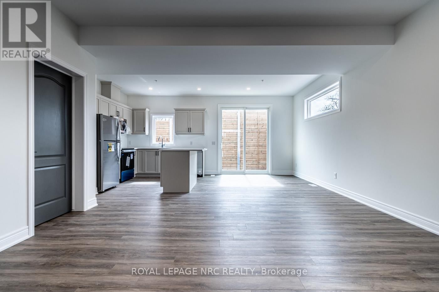 17 - 121A MOFFATT STREET Image 6