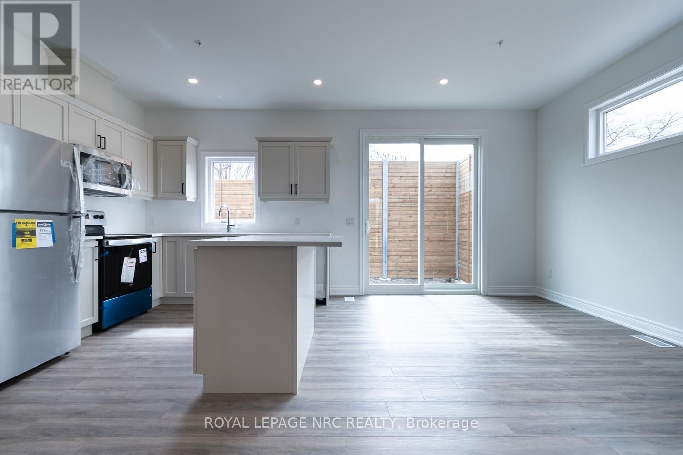 17 - 121A MOFFATT STREET Image 7