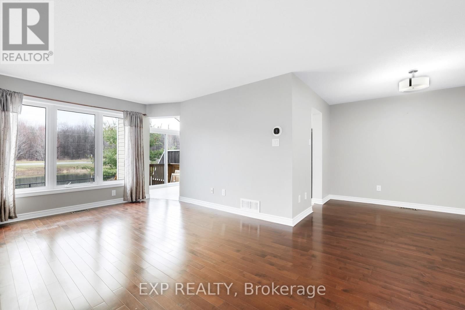 352 FORESTBROOK STREET Image 11