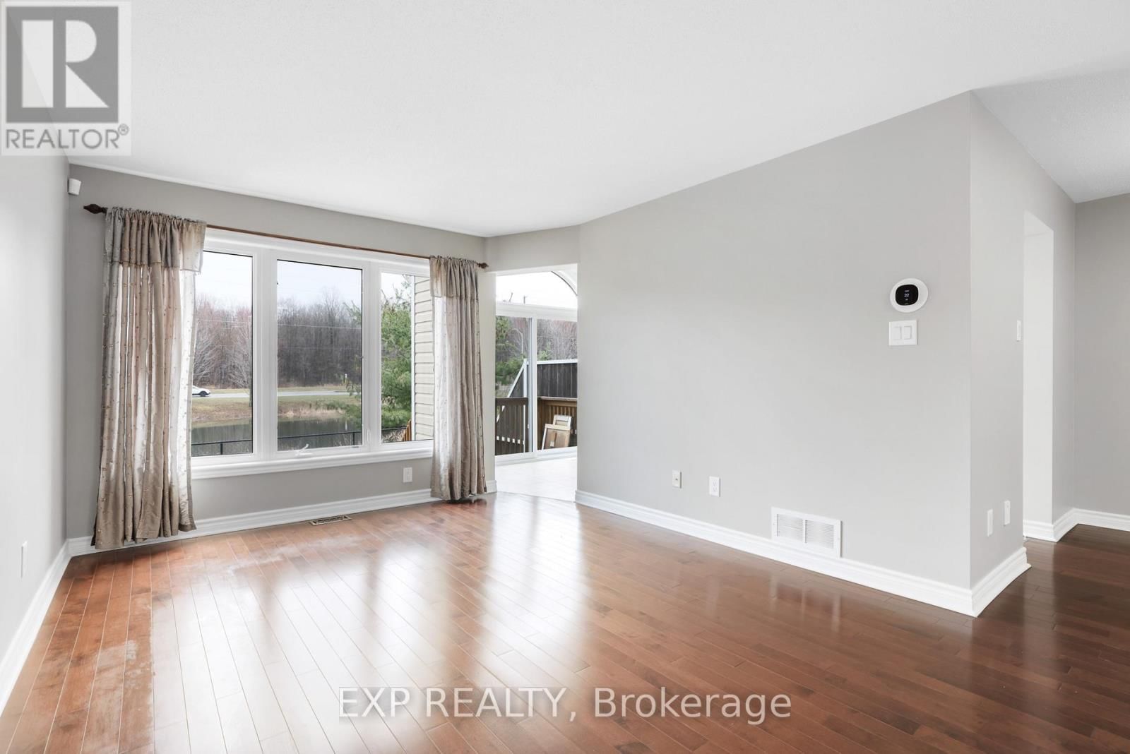 352 FORESTBROOK STREET Image 12